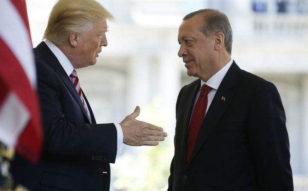 EUA não devem impor sanções à Turquia por compra dos S-400 russos, diz oficial turco - Sputnik Brasil