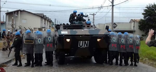 Treinamento do Centro Conjunto de Operações de Paz do Brasil com os militares que compõem o 26º efetivo do BRABAT no Haiti. - Sputnik Brasil