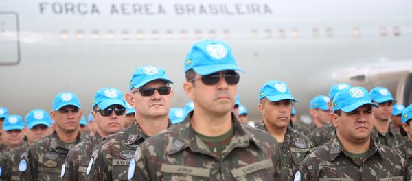 Soldados do BRABAT 26 embarcam em Campinas rumo ao Haiti - Sputnik Brasil