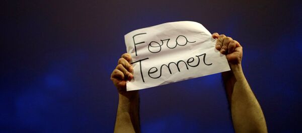 Protesto no Brasil contra presidente Temer Protesto no Brasil contra presidente Temer - Sputnik Brasil