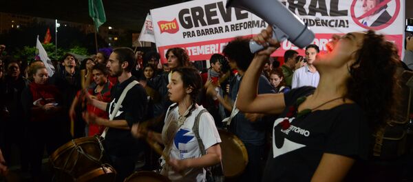 Passeata em São Paulo exige a renúncia de Temer - Sputnik Brasil
