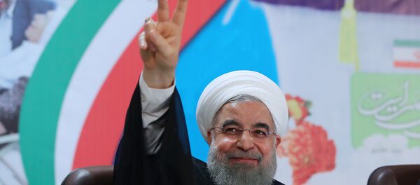Iran's President Hassan Rouhani gestures as he registers to run for a second four-year term in the May election, in Tehran, Iran, April 14, 2017. - Sputnik Brasil