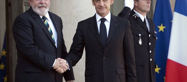 Luiz Inácio Lula da Silva e Nicolas Sarkozy, ex-presidentes de Brasil e França, durante um encontro em Paris em setembro de 2011 - Sputnik Brasil