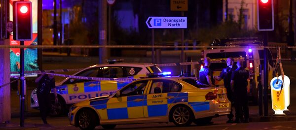 Polícia chamada após explosão em show de Ariana Grande - Sputnik Brasil