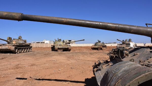 Tanques do exército sírio em Aleppo - Sputnik Brasil