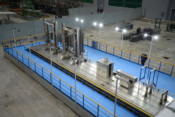 A instalaçaõ de soldadura para raios de eletrónes na fábrica de Kazan - Sputnik Brasil