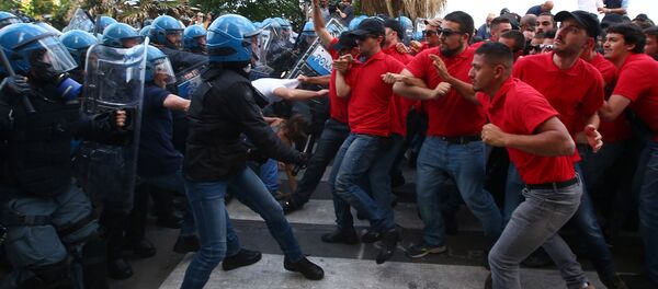 Protestos contra G7 terminam em confronto na Itália - Sputnik Brasil