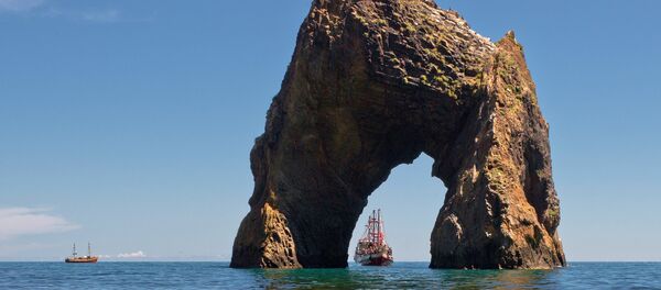 Portal do Diabo, rocha bastante conhecida da região Portal do Diabo, rocha bastante conhecida da região - Sputnik Brasil