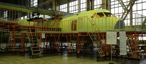 Construção de um novo avião Ilyushin-112 na região de Voronezh, Rússia - Sputnik Brasil