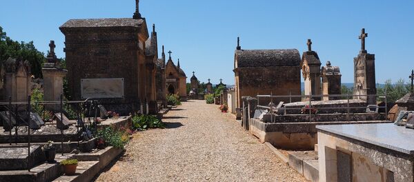 Cemitério - Sputnik Brasil