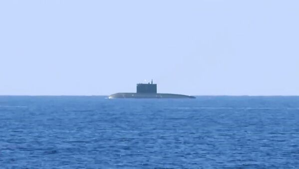 Подводная лодка Краснодар ВМФ РФ в Средиземном море - Sputnik Brasil