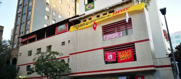 Antigo prédio do Jornal Hoje em Dia ocupado por manifestantes em BH - Sputnik Brasil