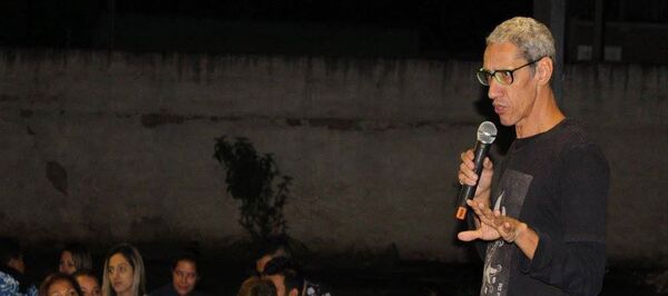 Escritor, humorista e ex-usuário de crack Márcio Américo - Sputnik Brasil