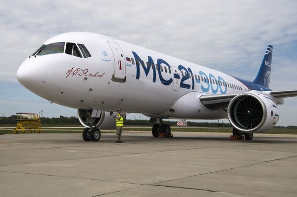 MC-21 antes de levantar o seu primeiro voo, em 28 de maio de 2017 - Sputnik Brasil