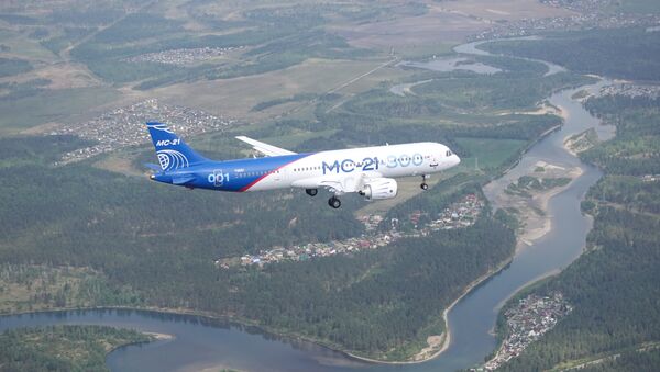 Vista aérea do primeiro voo do avião MC-21, produzido pela corporação Irkut - Sputnik Brasil