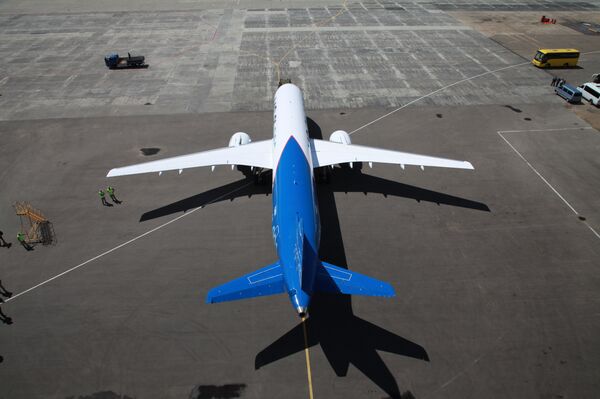 MC-21 visto no aeródromo antes de levantar voo pela primeira vez - Sputnik Brasil