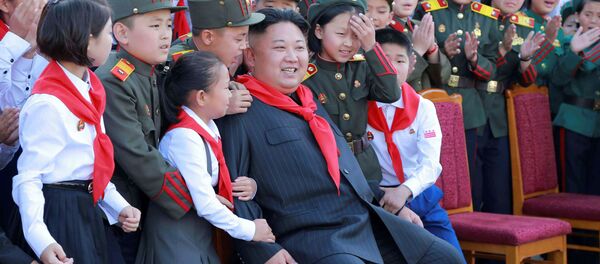 Kim Jong-un participa de congresso das crianças - Sputnik Brasil