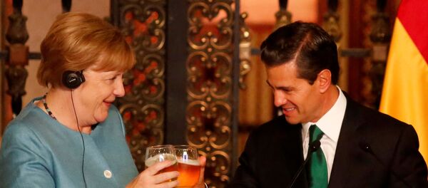 Merkel e Nieto, na Cidade do México - Sputnik Brasil