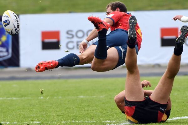 Jogo da primeira etapa do campeonato europeu de rugby de sete entre equipas da Alemanha e Espanha - Sputnik Brasil