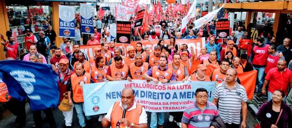 Metalúrgicos, uma das categorias que engrossa os protestos contra a reforma da Previdência - Sputnik Brasil