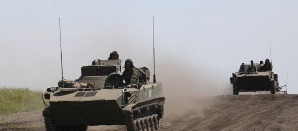 Morteiro autopropulsado 2S9 NONA durante uma inspeção no Distrito Militar Central - Sputnik Brasil