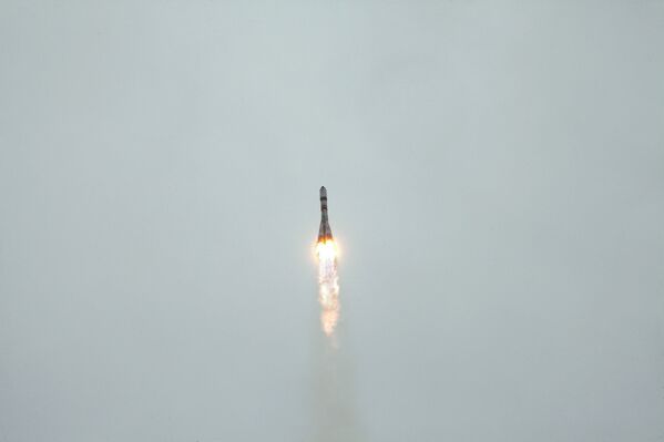 Em 14 de junho, o veículo de lançamento Soyuz-2.1a com a nave espacial de carga Russian Progress MS-06 a bordo foi lançado com sucesso a partir do bloco de lançamento №31 do Cosmodrome de Baikonur. O ancoradouro da nave espacial de carga com a ISS . A carga SC Progress MS entregará em mais de 2,5 ton de suprimentos diferentes, como equipamentos científicos, componentes propulsores, refeições, efeitos pessoais e nano-satélites. - Sputnik Brasil