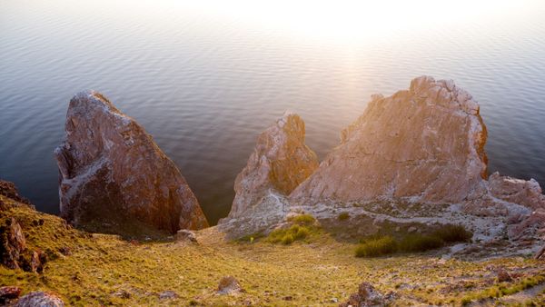 O cabo Sagan-Khushun, Cabo Branco, em buriato, na ilha de Olkhon, no lago Baikal - Sputnik Brasil