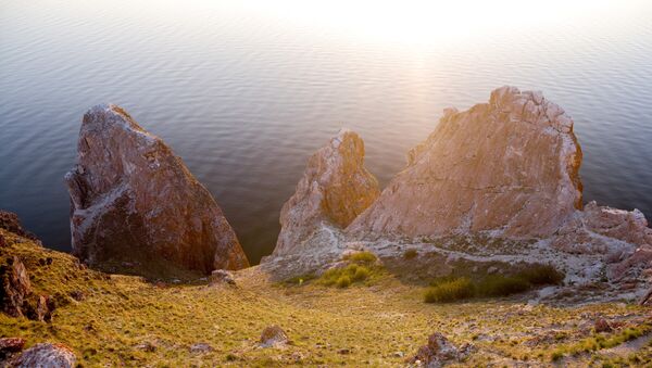 O cabo Sagan-Khushun, Cabo Branco, em buriato, na ilha de Olkhon, no lago Baikal - Sputnik Brasil