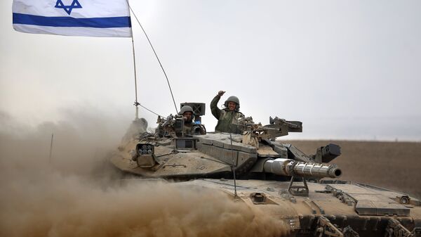 Soldados israelíes a bordo del tanque Merkava - Sputnik Brasil