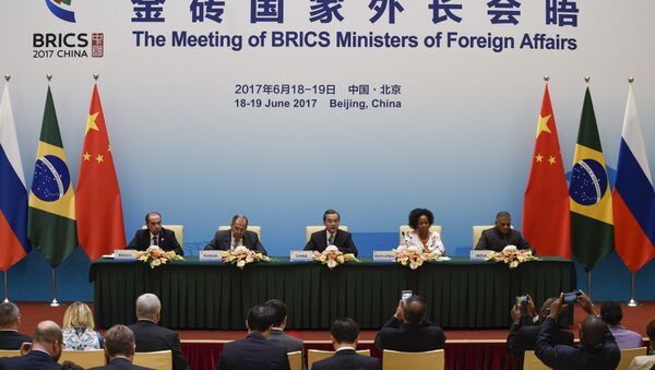 Reunião entre os ministros das Relações Exteriores dos países-membros do BRICS em 19 de junho de 2017 em Pequim - Sputnik Brasil