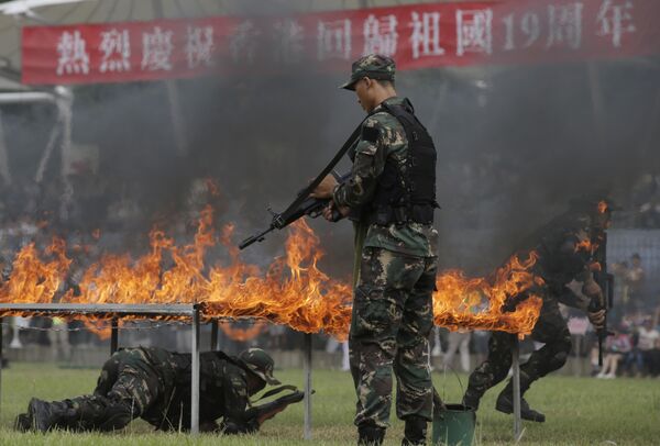 Exército Popular da China realiza treinamentos militares antiterroristas Exército Popular da China realiza treinamentos militares antiterroristas - Sputnik Brasil