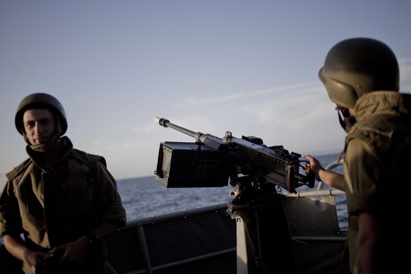 Navio israelense viola soberania do Líbano e dispara contra barcos de pesca, segundo Beirute Navio israelense viola soberania do Líbano e dispara contra barcos de pesca, segundo Beirute - Sputnik Brasil