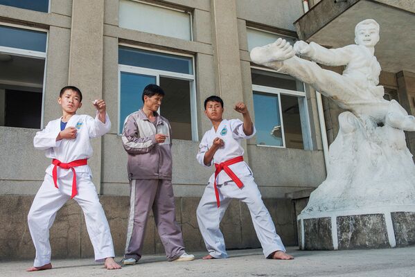 Matjaz Tancic, 3DPRK: Retratos da Coreia do Norte, Aula de taekwondo, Coreia do Norte, 2014 - Sputnik Brasil