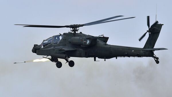 O helicóptero norte-americano AH-64 Apache - Sputnik Brasil
