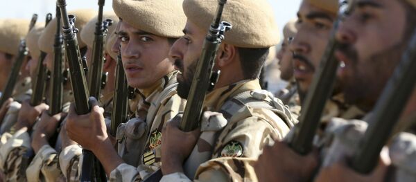 Militares iranianos, foto de arquivo Militares iranianos, foto de arquivo - Sputnik Brasil