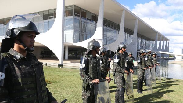 Militares do Exército fazem a segurança do Palácio do Planalto (na foto), do Palácio da Alvorada e do Palácio do Jaburu, em Brasília - Sputnik Brasil