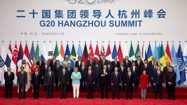 Na última foto oficial do G20 na China em 2016, Temer, último à esquerda, quase não sai na foto - Sputnik Brasil