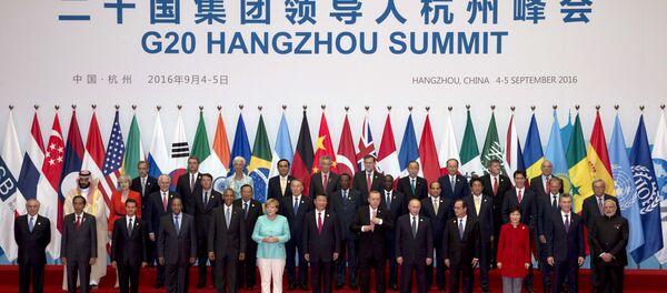 Na última foto oficial do G20 na China em 2016, Temer, último à esquerda, quase não sai na foto - Sputnik Brasil