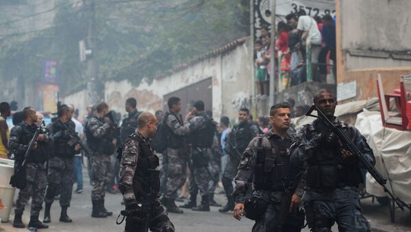 Copacabana volta a ser palco de confrontos em plena luz do dia - Sputnik Brasil