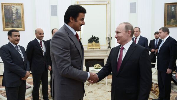President Vladimir Putin meets with Qatar Emir Tamim bin Hamad Al-Thani. File photo - Sputnik Brasil
