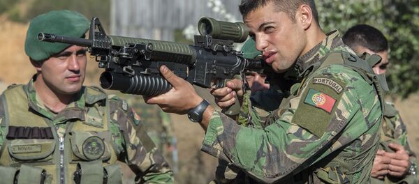 Militares portugueses durante treinamentos na base de Tancos, foto de arquivo Militares portugueses durante treinamentos na base de Tancos, foto de arquivo - Sputnik Brasil