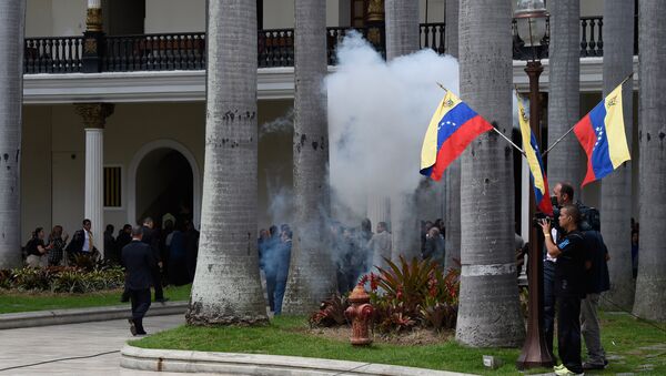 Disturbios a las puertas de la Asamblea Nacional en Venezuela - Sputnik Brasil