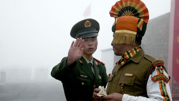 Guardas de fronteira da China e da Índia - Sputnik Brasil