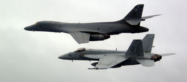 Caças-ombardeiros B-1B da Força Aérea dos EUA - Sputnik Brasil