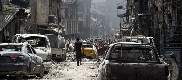 Homem em uma das ruas do Iraque Homem em uma das ruas do Iraque - Sputnik Brasil