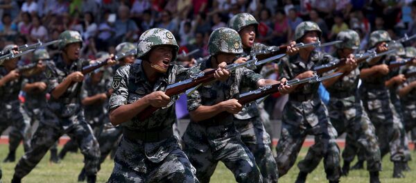 Militares chineses durante treinamentos, foto de arquivo - Sputnik Brasil