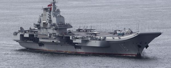 Porta-aviões Liaoning perto do porto de Hong Kong, China, 7 de julho de 2017 - Sputnik Brasil