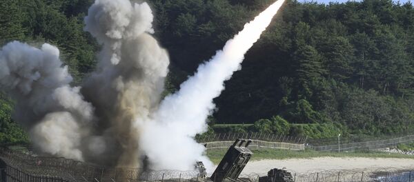 Lançamento de mísseis durante treinamentos conjuntos entre EUA e Coreia do Sul (foto de arquivo) - Sputnik Brasil