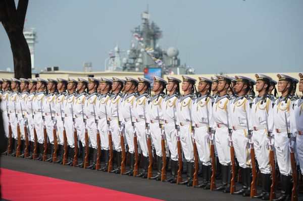 Porta-aviões da China teria iniciado testes navais de armas e equipamentos no mar Amarelo - Sputnik Brasil