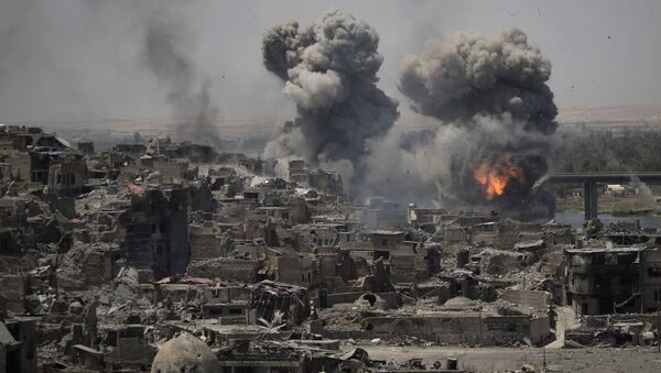 Ataque aéreo contra terroristas em Mossul, Iraque (foto de arquivo) - Sputnik Brasil